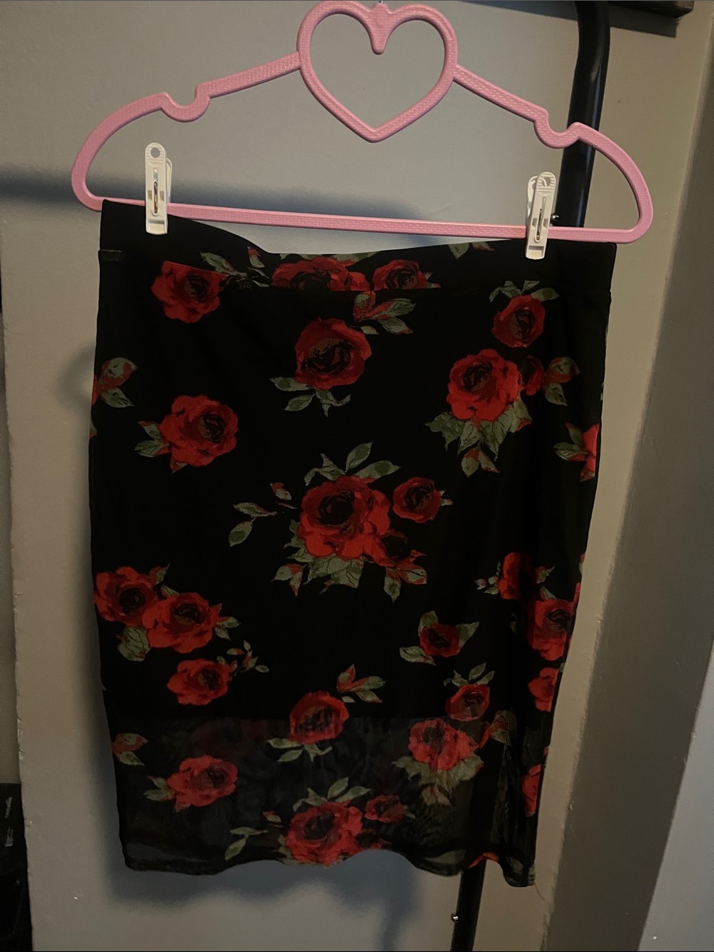 Urban Outfitters Black Pencil Skirt with Red Rose Print very cute! Size m 90’s